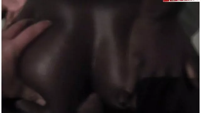 Brzoskwinie zapraszają jasnowłosego erotyczne filmy hd chłopca