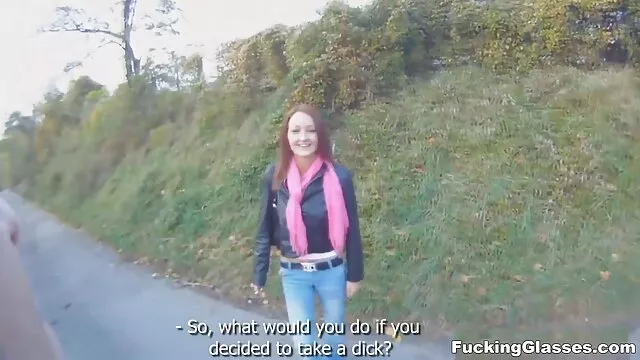Piękna kaczka ogląda sex filmiki w hd surfing, przystojny mężczyzna